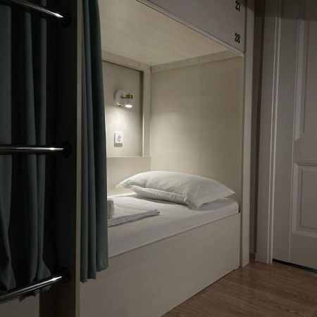 Hostel Nomad Alma-Ata Exteriör bild