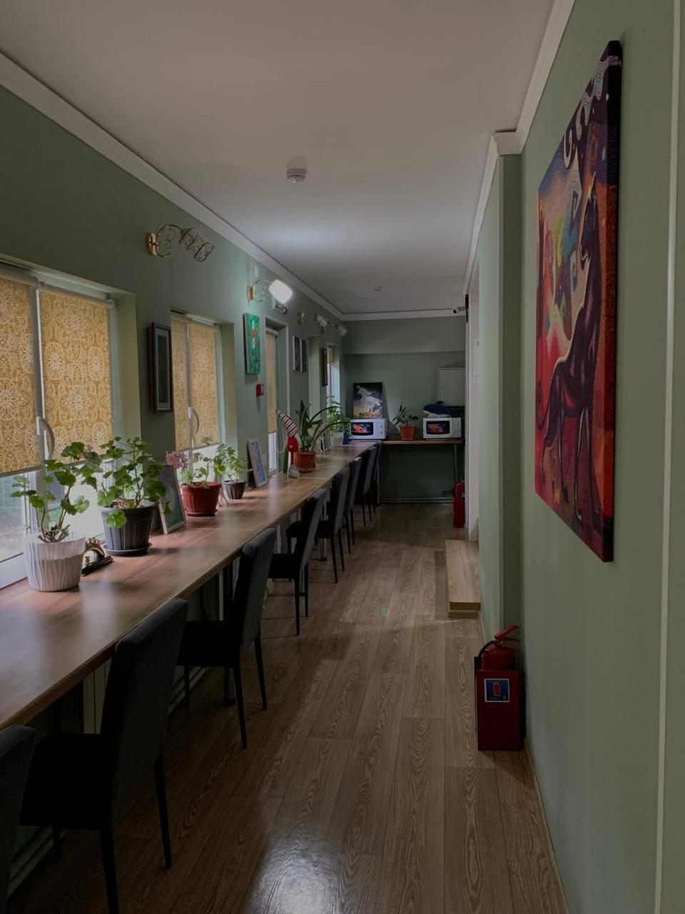 Hostel Nomad Alma-Ata Exteriör bild